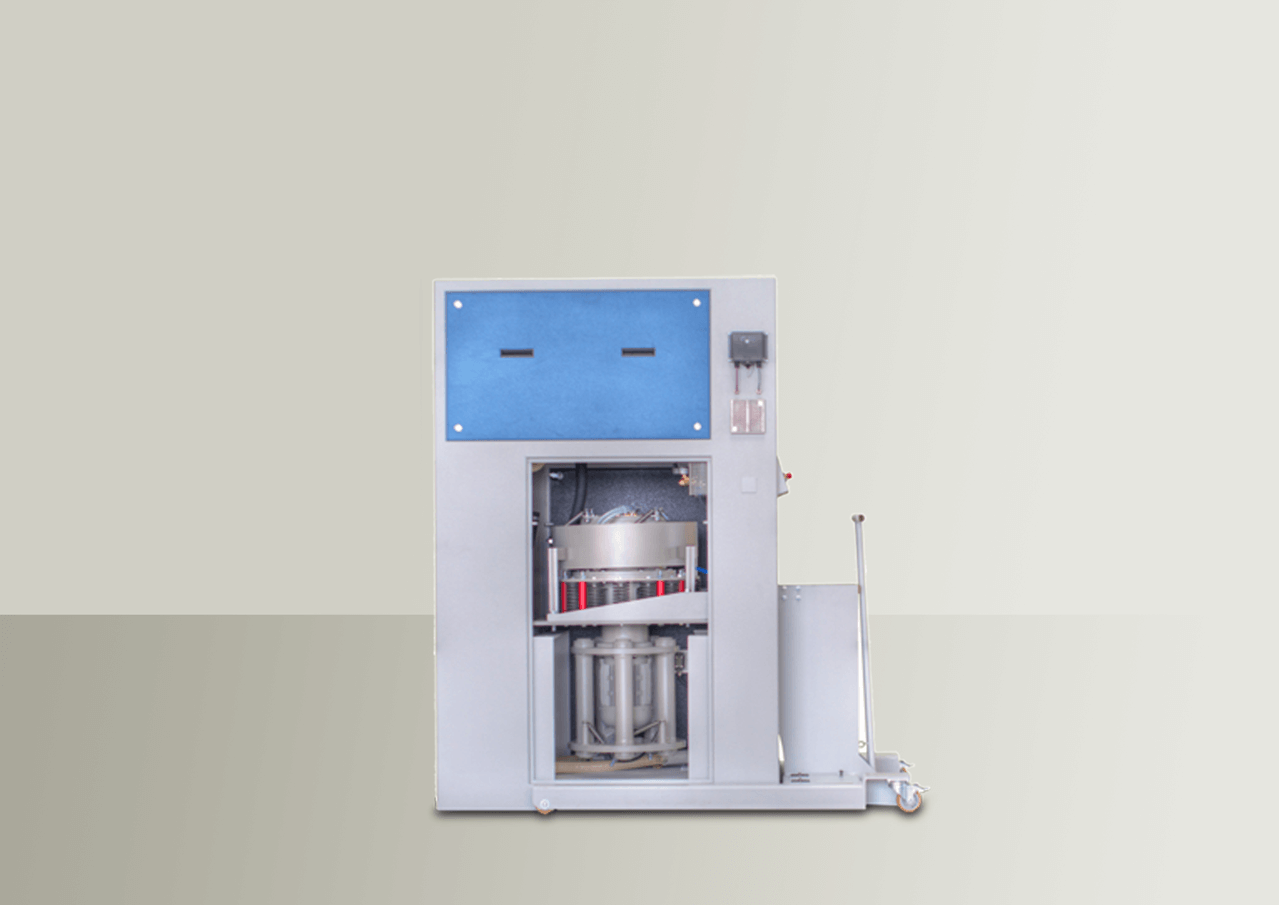 赫尔佐格HP-M 1500配备用于轻松移除振动组件的推车